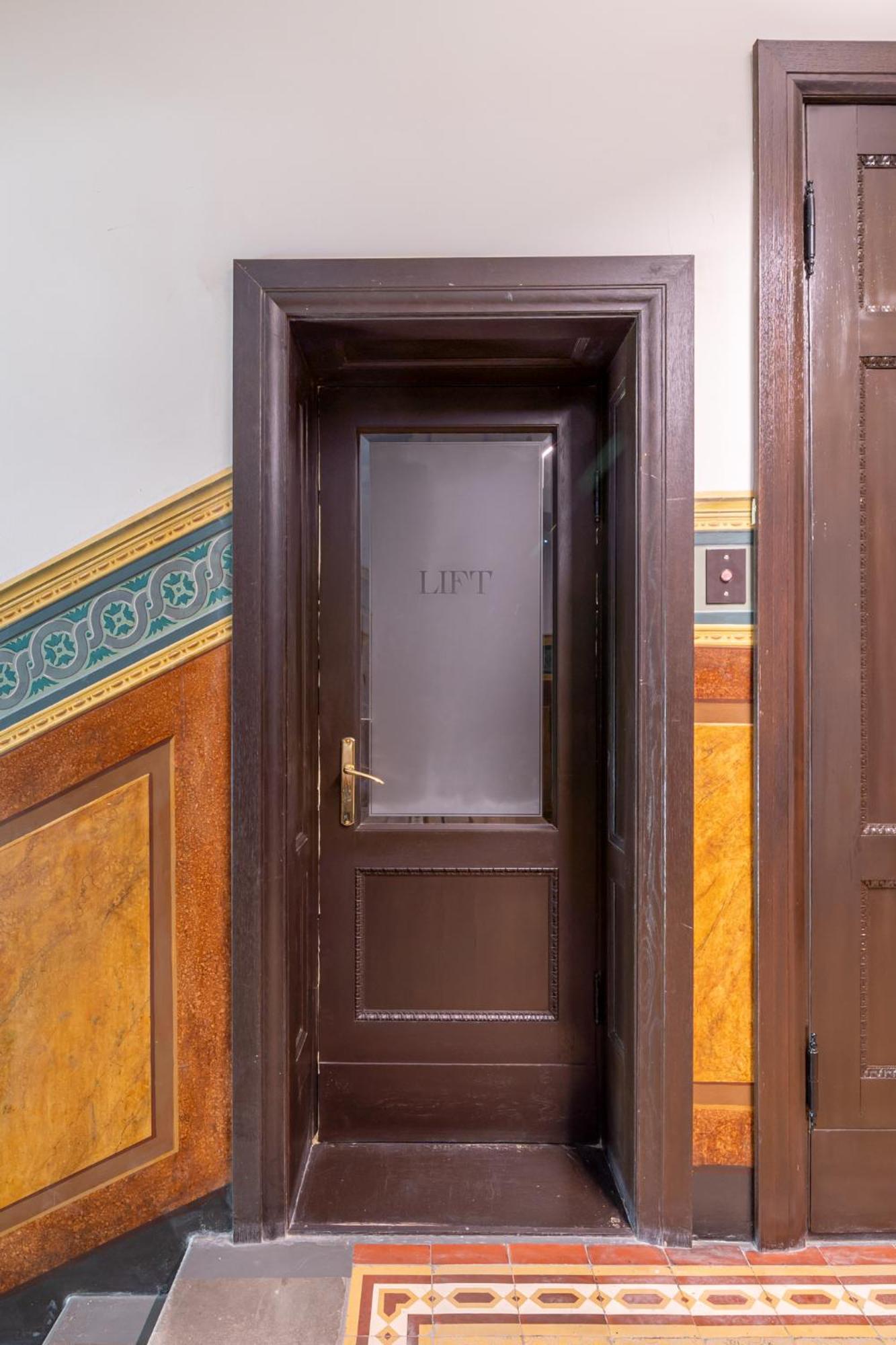 Prestigious Former Library Apartment - Perfect Location Riga Dış mekan fotoğraf